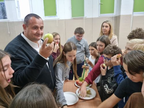 Obilježavanje Svjetskog dana jabuka