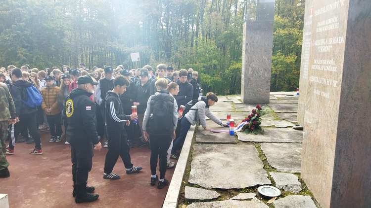 BOGUMILCI NA TROKUTU